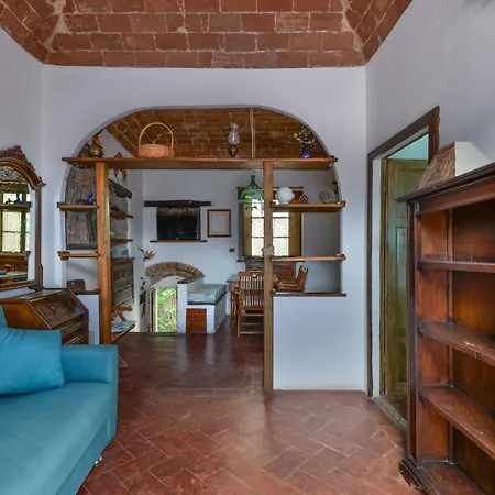 Nadine - Bilocale In Centro Daire *