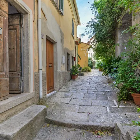 Nadine - Bilocale In Centro Daire