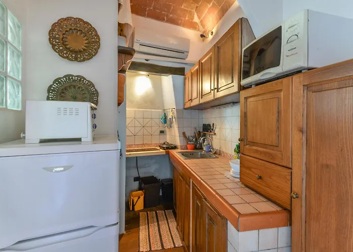 Nadine - Bilocale In Centro Marciana (Isola d'Elba)