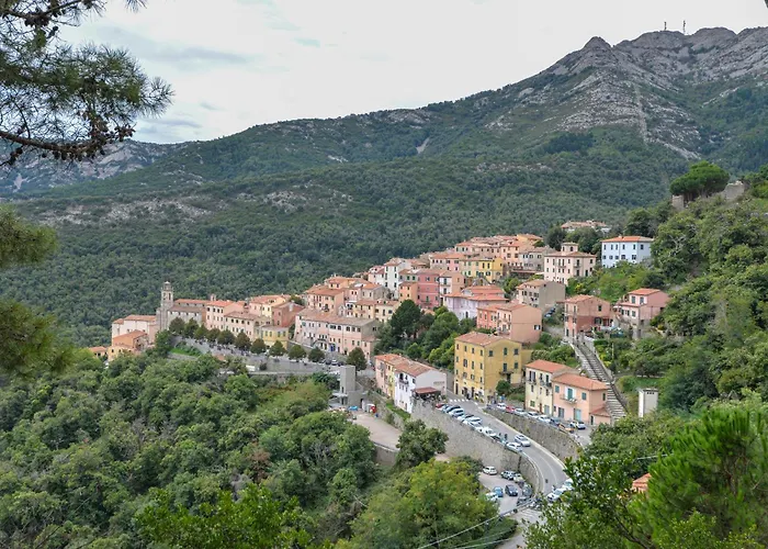 Nadine - Bilocale In Centro * Marciana (Isola d'Elba)