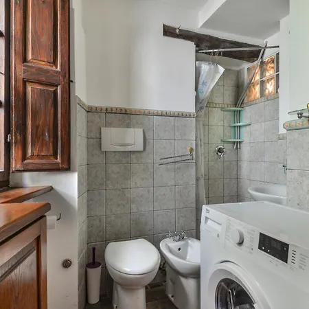 Nadine - Bilocale In Centro Marciana (Isola d'Elba)