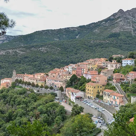 Nadine - Bilocale In Centro * Marciana